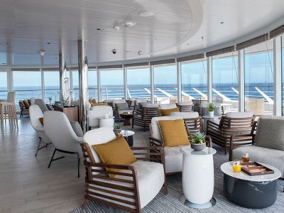 Ponant Explorer panoramic lounge